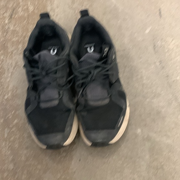 On Running on cloud sneakers - Picture 2 of 6